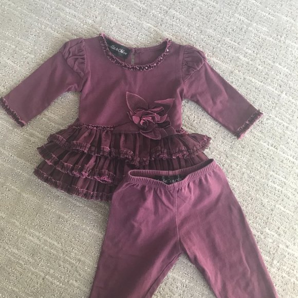 Isobella & Chloe Other - Isobella & Chloe Shirt and Legging Set in Mauve